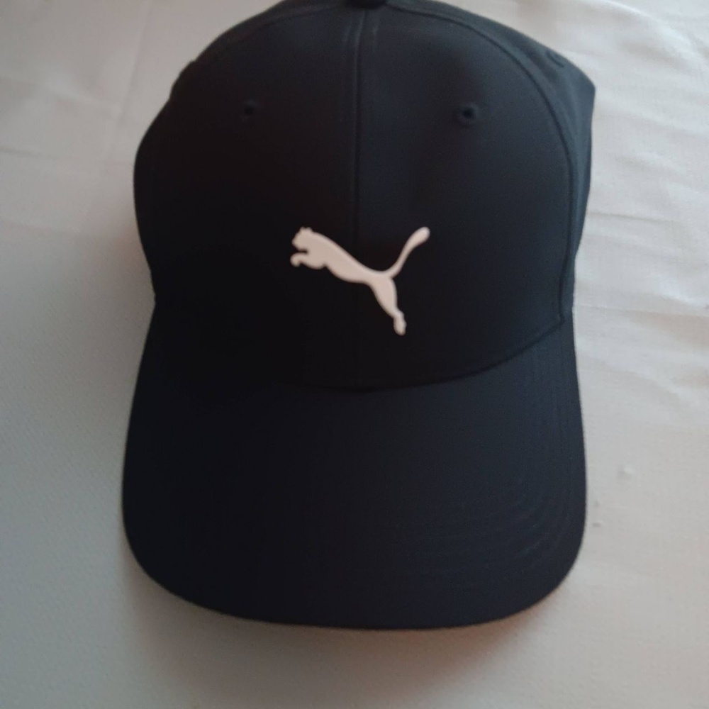 NWT Puma OSFA Golf Hat Black White Embroidered Sporty Athletic Casual
